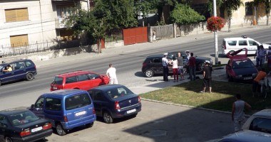 Stire din Cetățenești : "M-am săturat să tot găsesc mașina lovită în parcare!"