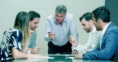 Stire din Economie : Managerii din economie estimează că activitatea și prețurile vor crește în următoarele luni