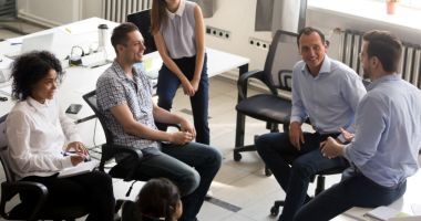 Stire din Economie : Managerii pariază pe echilibrul economiei, pe termen scurt