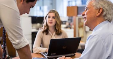 Stire din Economie : Managerii prognozează creșterea activității economice, a forței de muncă și a prețurilor