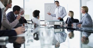 Stire din Economie : Managerii prevăd stabilitatea economiei și o creștere accentuată a prețurilor în lunile octombrie și noiembrie