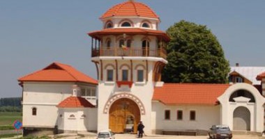 Stire din Cultură-Educație : Vineri se pune piatra de temelie a noii biserici a Mănăstirii Dervent
