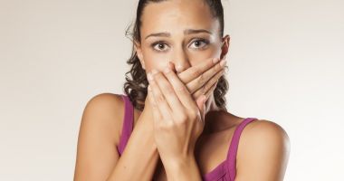 Gust amar? Mâncarea consumată în exces poate fi de vină!
