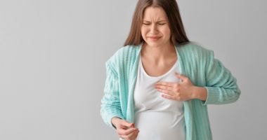 Stire din Sănătate : Nu ignorați mâncărimile la sâni! Acestea pot semnala diferite afecțiuni