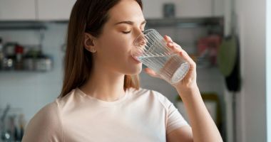 Stire din Sănătate : Cel mai bun remediu pentru a calma mâncărimea sânilor este hidratarea