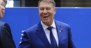 Stire din Politică-Administrație : În ce condiții poate fi prelungit mandatul lui Klaus Iohannis, care expiră în 21 decembrie
