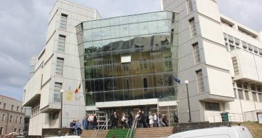 Stire din Eveniment : Mandat de arestare în lipsă pe numele unui hoț din locuințe
