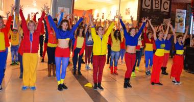 Un flashmob extraordinar,  organizat de Total Dance Center - 3