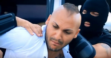 Stire din Monden : BOMBĂ ÎN LUMEA MANELIȘTILOR! CÂNTĂREȚ CELEBRU, IMPLICAT ÎNTR-UN DOSAR DE PROXENETISM