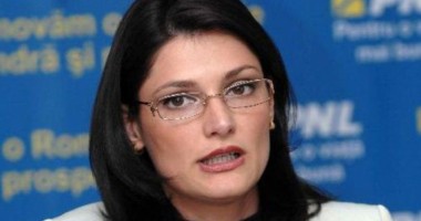 Stire din Politică-Administrație : Traian Băsescu a semnat decretul de numire a Ramonei Mănescu în funcția de ministru al Transporturilor
