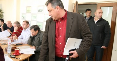 Stire din Politică-Administrație : Cine minte la Mangalia?