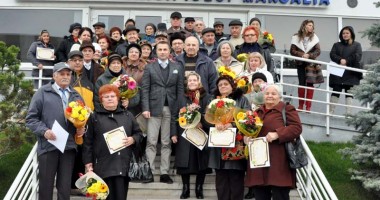 Stire din Politică-Administrație : Vârstnicii Mangaliei,  premiați de municipalitate