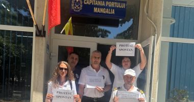 Angajații ANR au protestat în fața instituției. “Fără spor de antenă, fără siguranță navală!” - 5