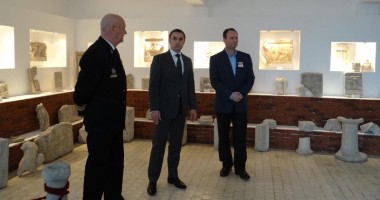 Stire din Politică-Administrație : Primarul din Mangalia a marcat "Ziua Unirii" la Muzeul Callatis