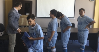 A venit rândul rugbiștilor din Mangalia să primească noile echipamente - 3