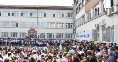 Stire din Politică-Administrație : Consilierii locali din Mangalia au votat majorarea burselor pentru elevi