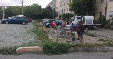 Stire din Politică-Administrație : Primăria Mangalia continuă amenajarea parcărilor de reședință, pe locul fostelor garaje