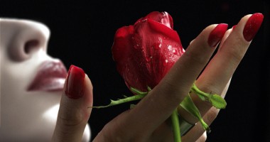 Stire din Diverse : Cum ne colorăm unghiile vara aceasta