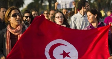Stire din Actualitate : Mii de manifestanți cer demisia guvernului din Tunisia