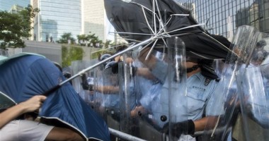Stire din Actualitate : Noi ciocniri la Hong Kong între manifestanți și poliție