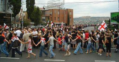 Stire din Actualitate : Manifestații la Tbilisi. Vladimir Putin interzice zborurile spre Georgia