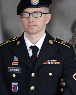 Stire din Actualitate : Câți ani de închisoare cer procurorii pentru Bradley Manning