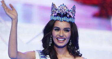 Stire din Actualitate : FOTO / O studentă la medicină, din India, a câștigat titlul Miss Univers