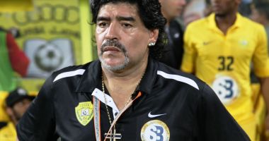 Stire din Sport : Diego Armando Maradona nu vrea să se despartă de clubul său