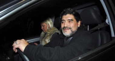 Stire din Sport : Maradona, rănit într-un accident rutier