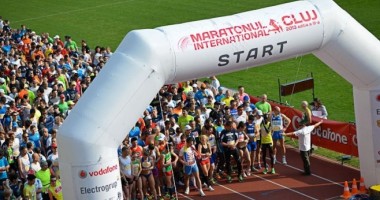 Stire din Sport Internațional : Peste 3.200 de alergători din 22 de țări sunt așteptați la Maratonul Internațional AROBS
