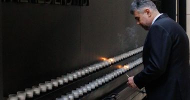 Stire din Politică-Administrație : Premierul Ciolacu a vizitat Muzeul Memorial al Holocaustului, la începutul vizitei la Washington D.C.