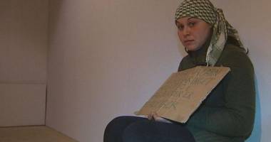 Stire din Actualitate : CAZ INCREDIBIL. Doi romi din România, EXPUȘI într-un MUZEU din Suedia