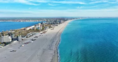Stire din Social : Fenomen spectaculos la Constanța. Marea Neagră a devenit albastră