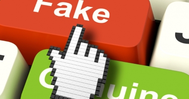 Stire din Actualitate : Marea Britanie: mii de conturi de Facebook  șterse din cauza "știrilor false"