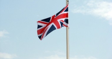 Stire din Actualitate : Opt din zece britani iși doresc menținerea restricțiilor impuse românilor și bulgarilor