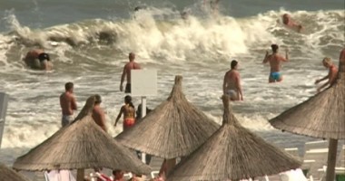 Stire din Eveniment : Cod roșu pe plajele de pe litoral