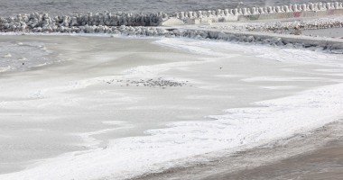 Imagini INCREDIBILE / Marea Neagră a început să înghețe - 3