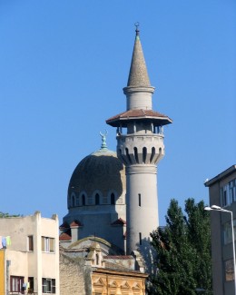 Stire din Cultură-Educație : Ce este impresionant la Marea Moschee