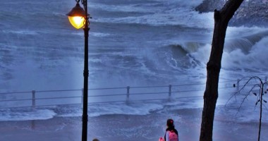 IMAGINI SENZAȚIONALE / MAREA A ÎNGHIȚIT PLAJELE - 11