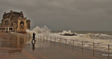 IMAGINI SENZAȚIONALE / MAREA A ÎNGHIȚIT PLAJELE - 2