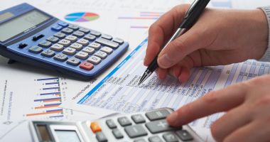 Stire din Economie : Mare minune: deficitul bugetar s-a redus, deși Guvernul Dăncilă nu a instaurat austeritatea!