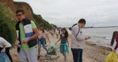Stire din Social : Au făcut curățenie în Rezervația 2 Mai - Vama Veche. Ce au găsit scafandrii pe fundul mării