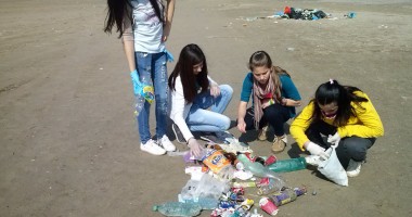 Stire din Social : "Mare Nostrum" premiază câștigătorii concursului video despre  deșeurile marine
