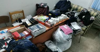 Stire din Eveniment : Mărfuri contrafăcute, confiscate de polițiștii de frontieră