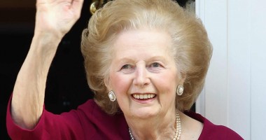 Stire din Actualitate : Fostul premier al Marii Brintanii Margaret Thatcher, în stare stabilă după operația la rinichi