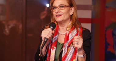 Stire din Economie : Ministrul Maria Grapini a început dialogul cu IMM-urile