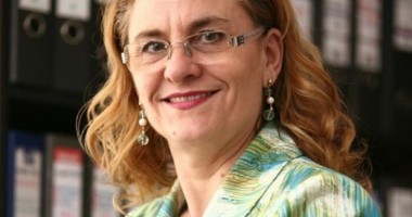 Stire din Economie : Ministrul Maria Grapini vine la Constanța să dezbată problemele IMM-urilor