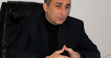 Stire din Cultură-Educație : Marian Cojoc: "Candidez în continuare. Nu mă retrag pentru 10 voturi pierdute"