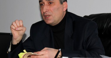 Stire din Cultură-Educație : "Sunt pregătit pentru orice fel  de postură. Nu pentru impostură"