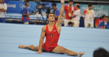 Stire din Sport : Marian Drăgulescu, medaliat cu bronz la sol, la Cupa Mondială de gimnastică de la Doha